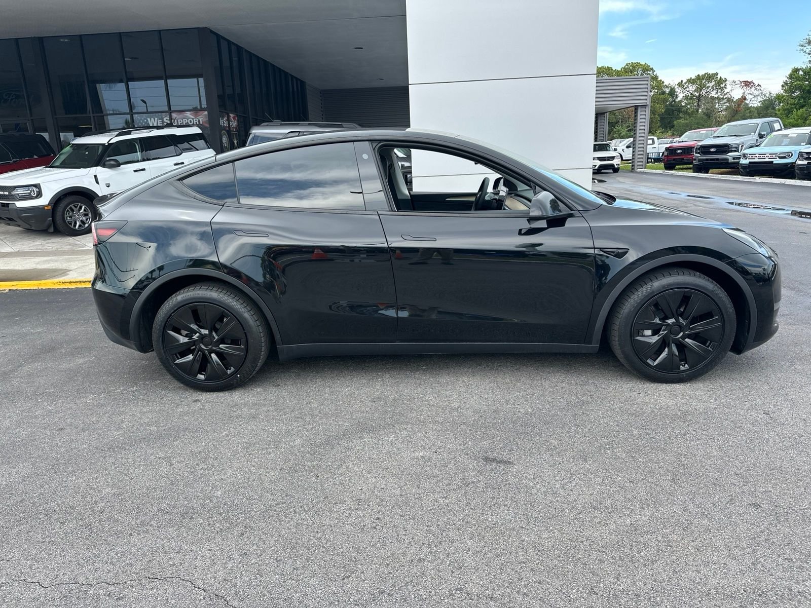 tesla model y 2023 7SAYGDEE5PA057090 image tesla model y 2023 7SAYGDEE5PA057090 image